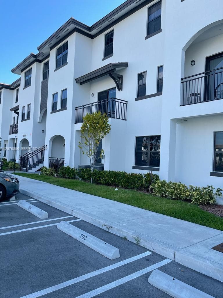 15520 SW 136th St # 210, Miami, FL 33196 photo 3