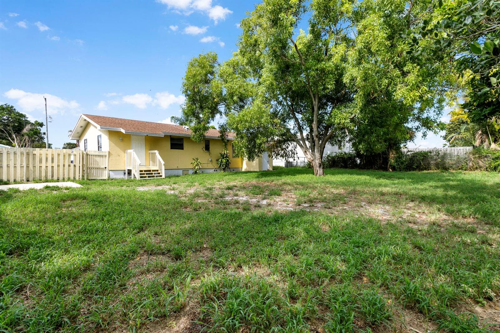 1464 W 32ND Street, Riviera Beach, FL 33404 photo 2
