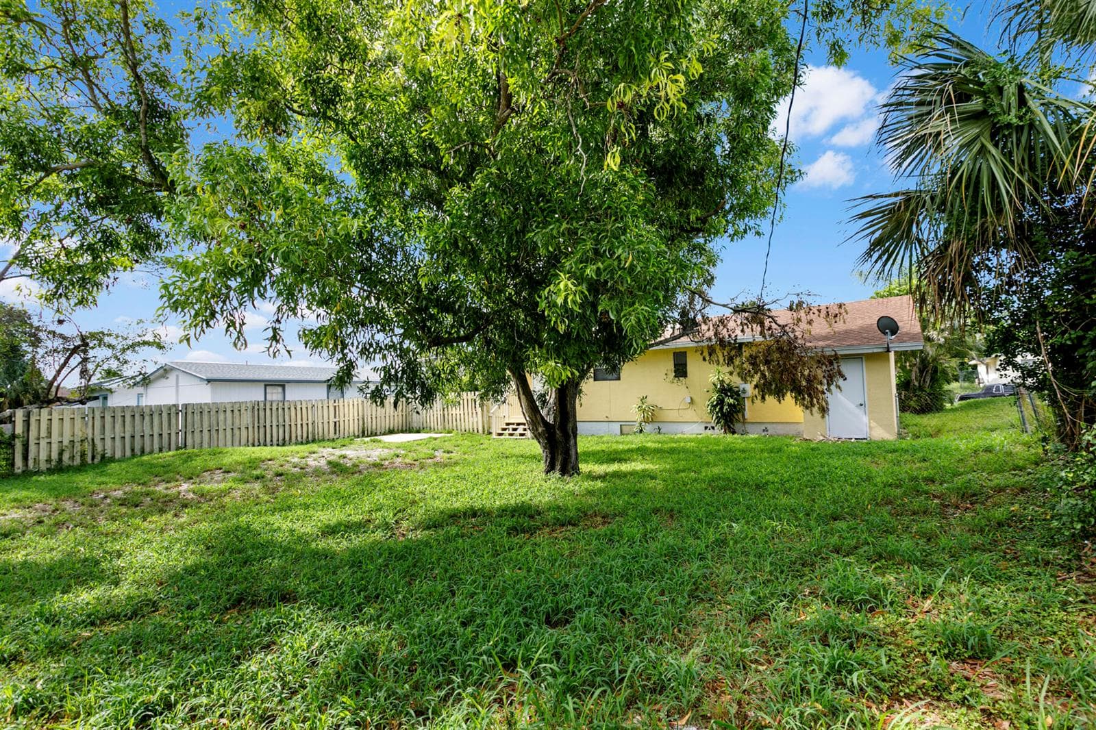 1464 W 32ND Street, Riviera Beach, FL 33404 photo 3