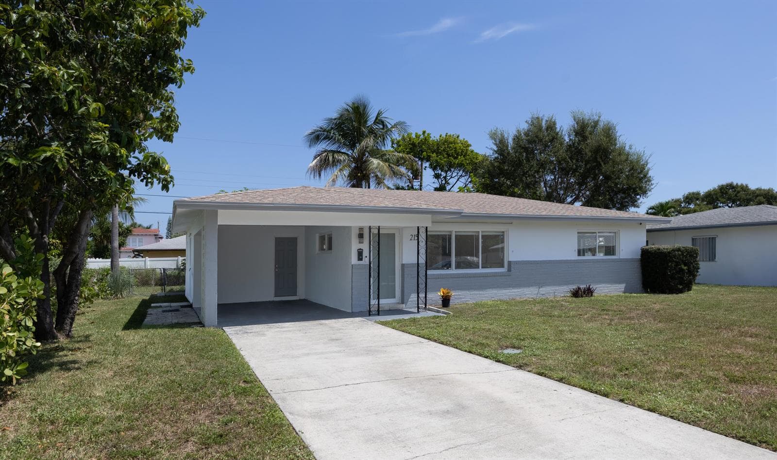 215 Evergreen Drive, West Palm Beach, FL 33403 photo 2
