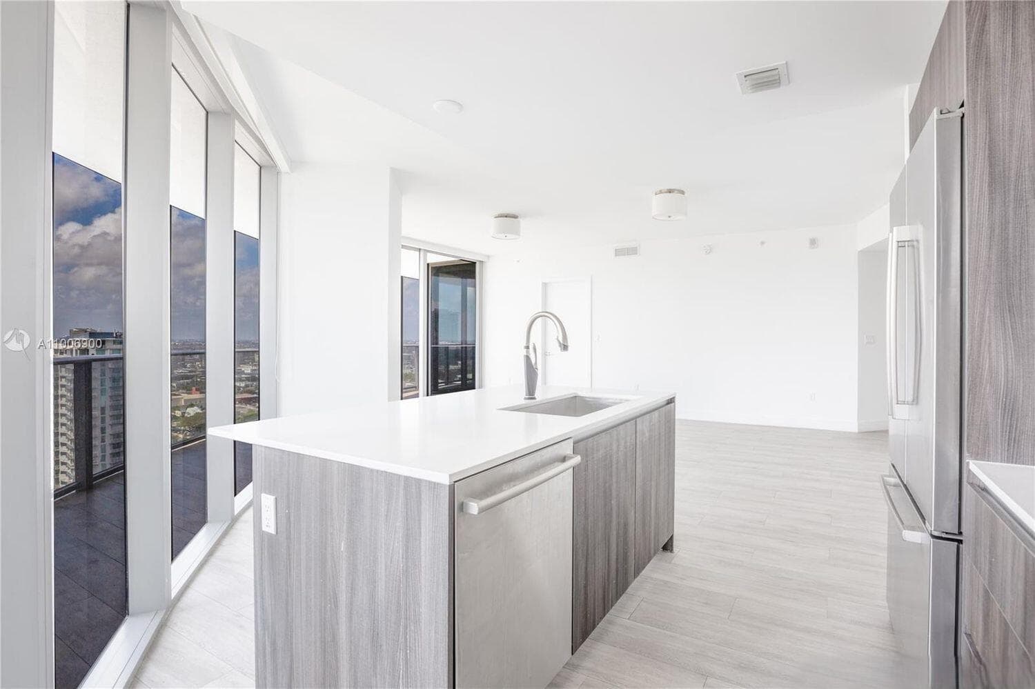488 NE 18TH Street # 2200, Miami, FL 33132 photo 3