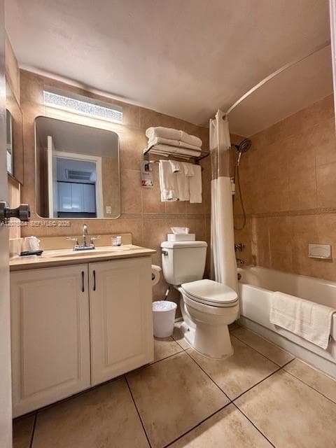 19201 Collins Ave # 303, Sunny Isles Beach, FL 33160 photo 3