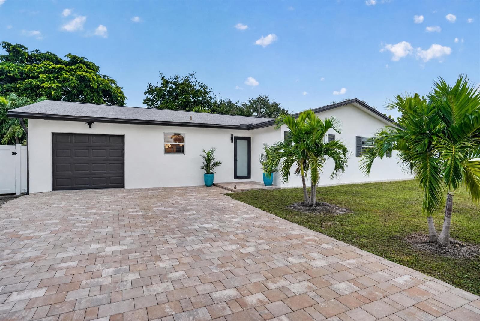 2521 Jaeger Drive, Delray Beach, FL 33444 photo 2