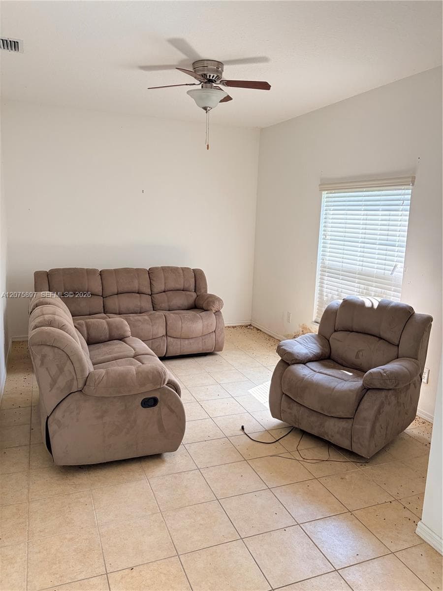 79 WHEATFIELD DR, Palm Coast, FL 32164 photo 2