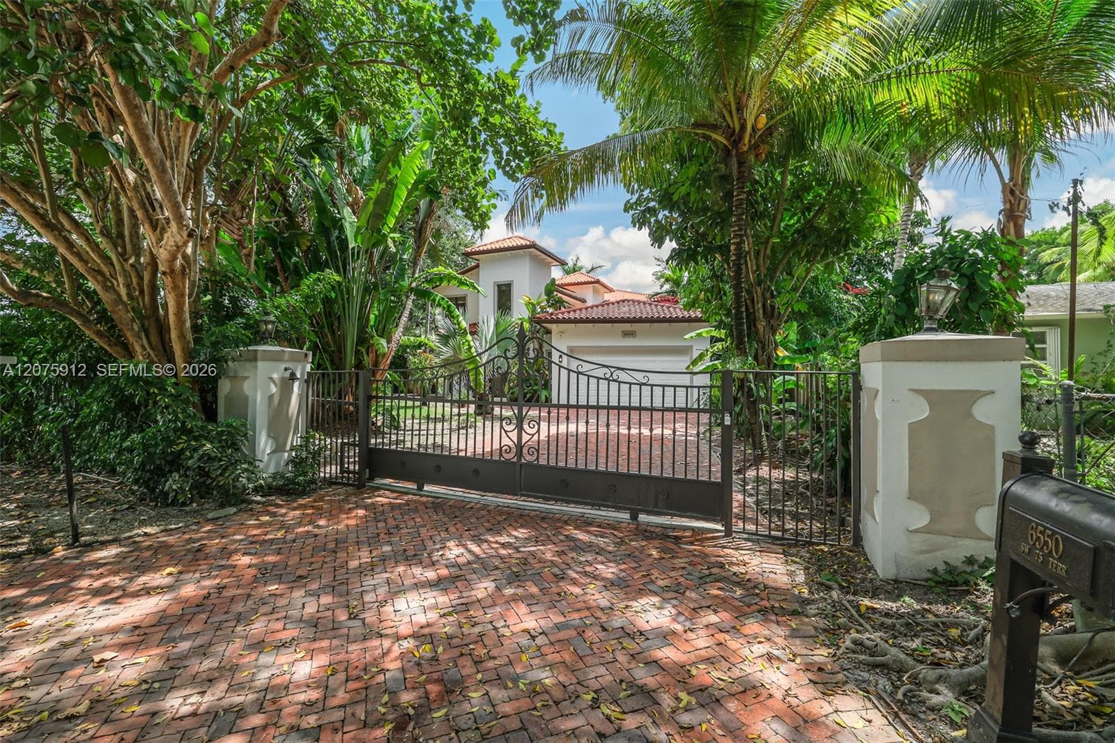6550 SW 75th Ter, South Miami, FL 33143 photo 2