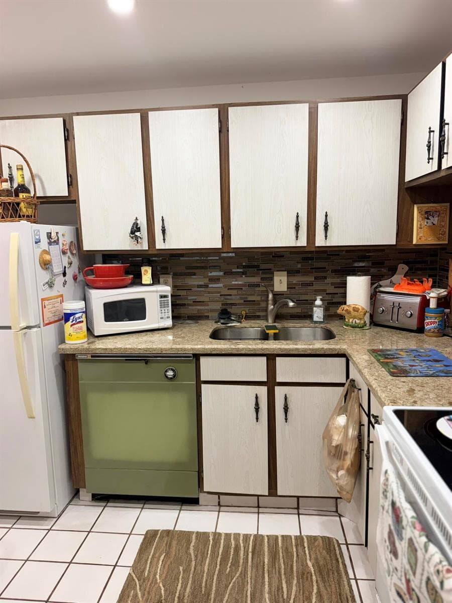 3150 Holiday Springs Boulevard # 8-111, Margate, FL 33063 photo 2