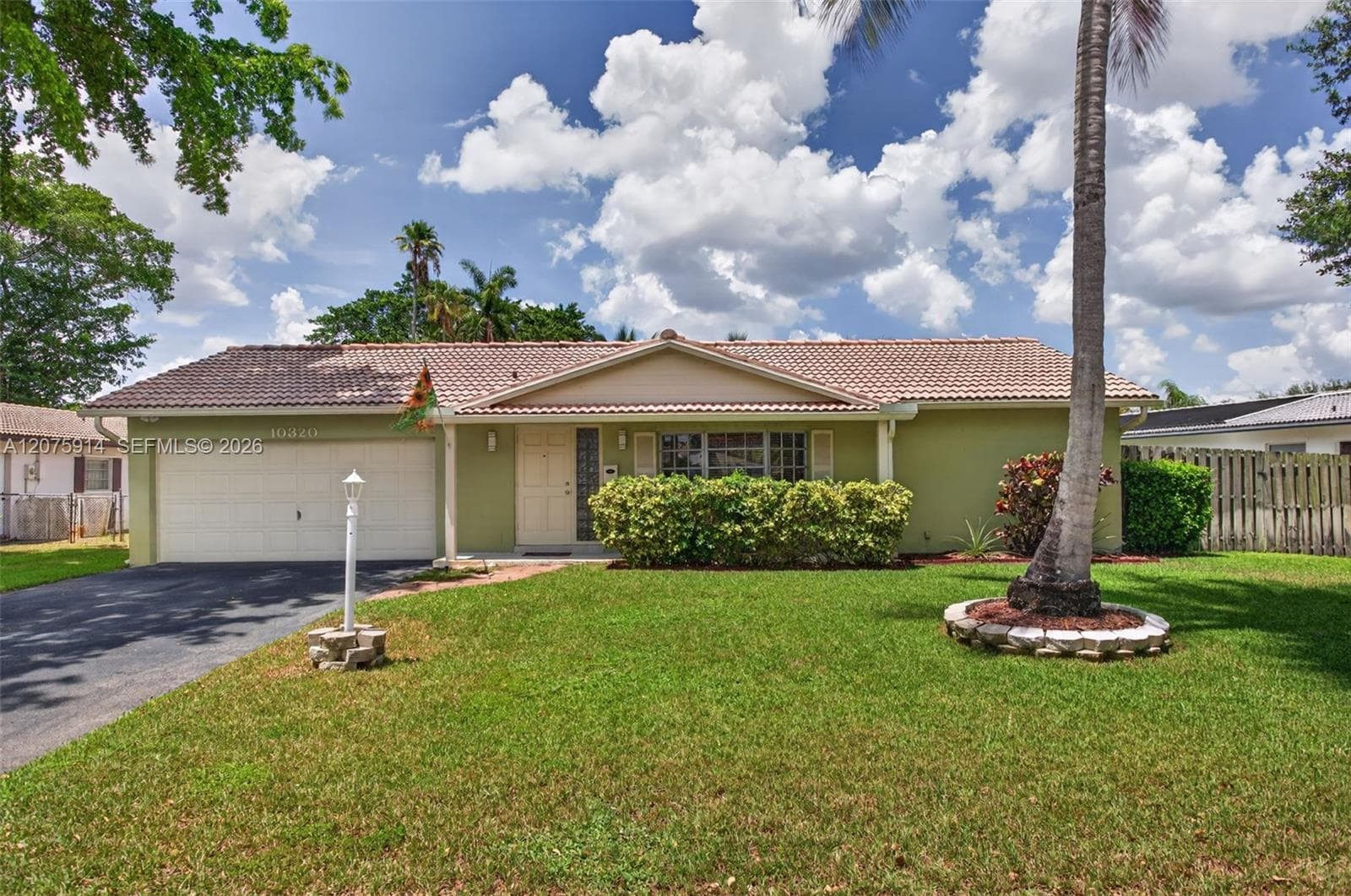 10320 NW 42nd Dr, Coral Springs, FL 33065