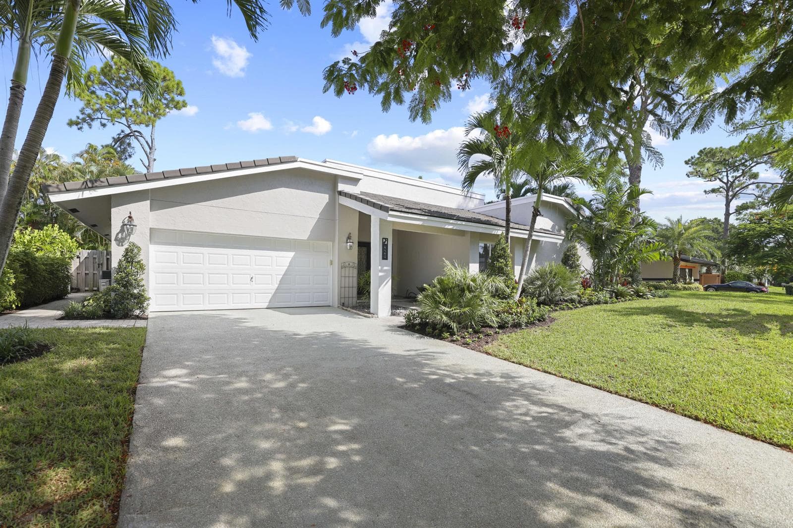 824 Foxpointe Circle, Delray Beach, FL 33445 photo 3
