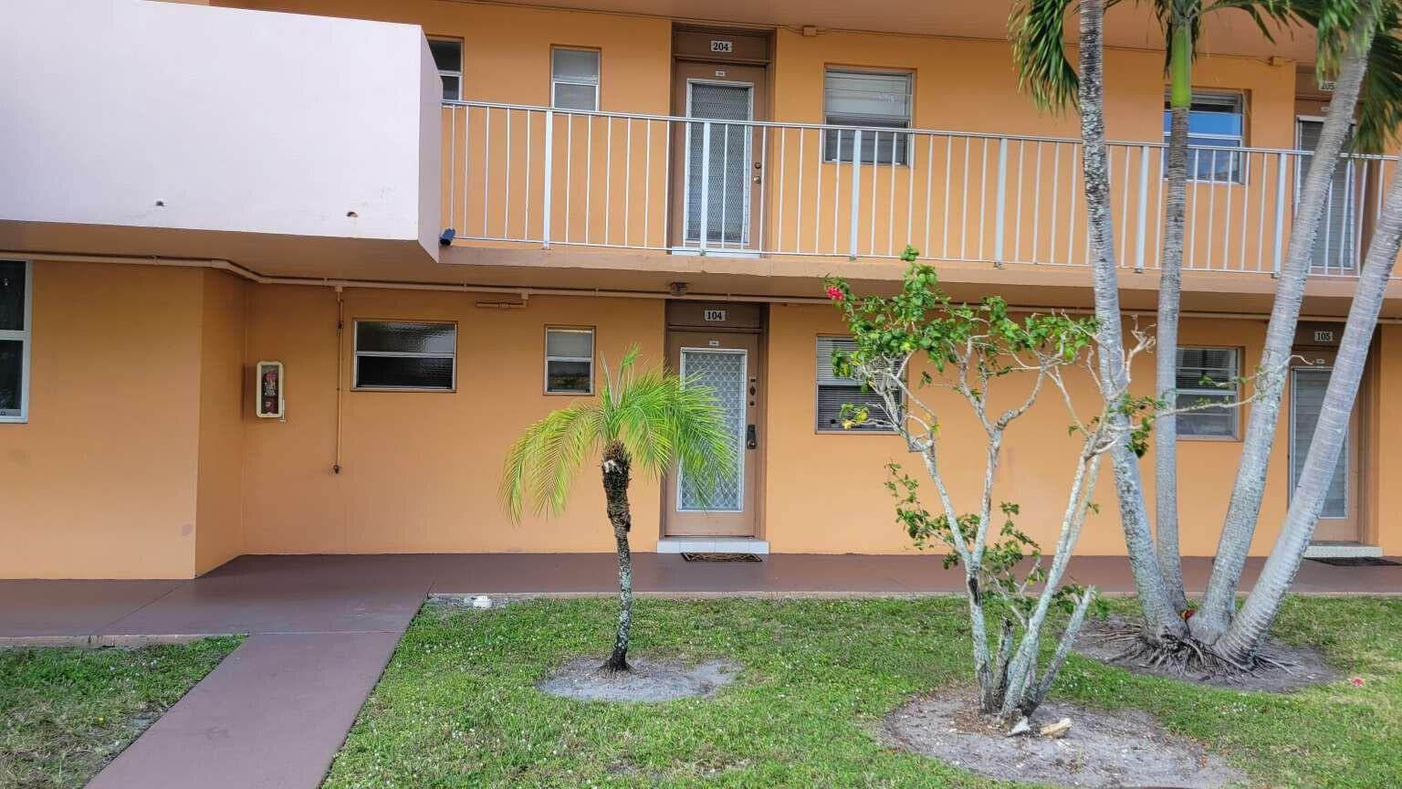 3001 NW 46TH Avenue # 104, Lauderdale Lakes, FL 33313