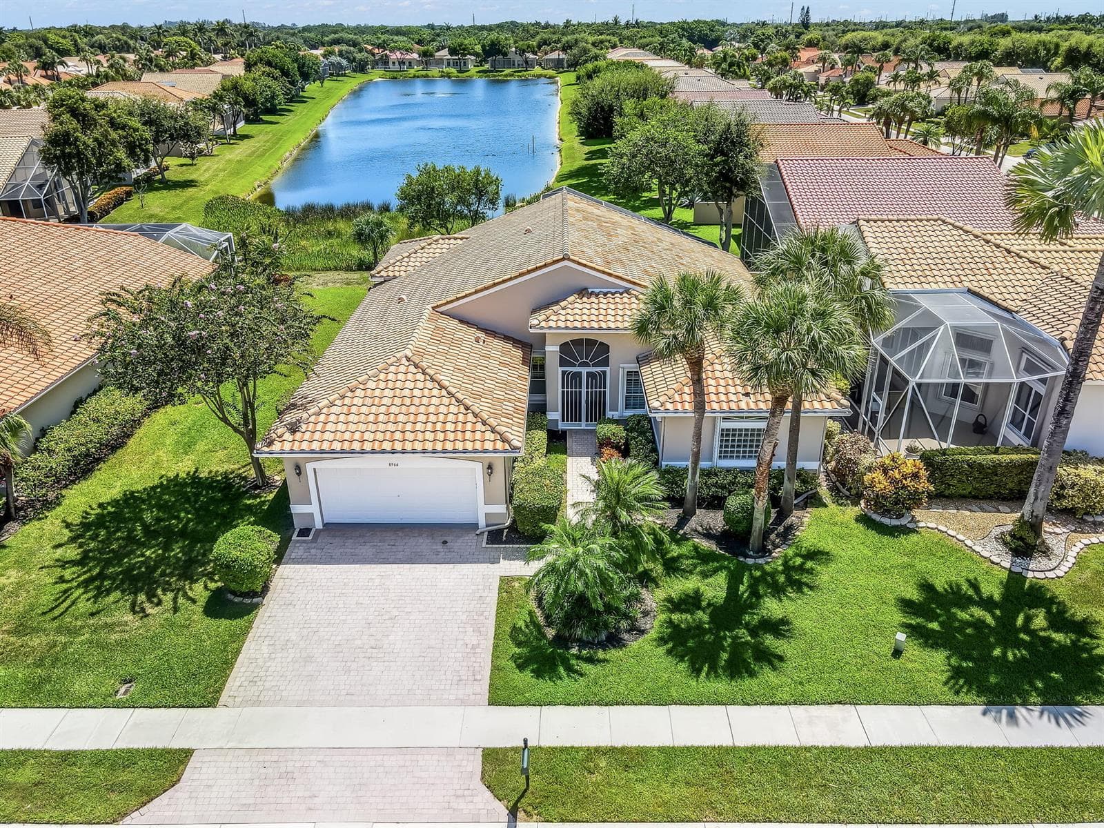 8966 DIAMONTE Drive, Boynton Beach, FL 33472 photo 2