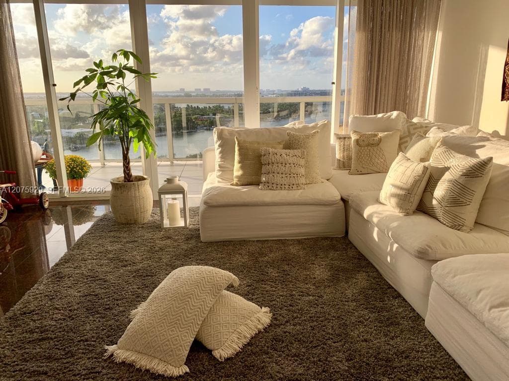 6301 Collins Ave # 1606, Miami Beach, FL 33141 photo 4