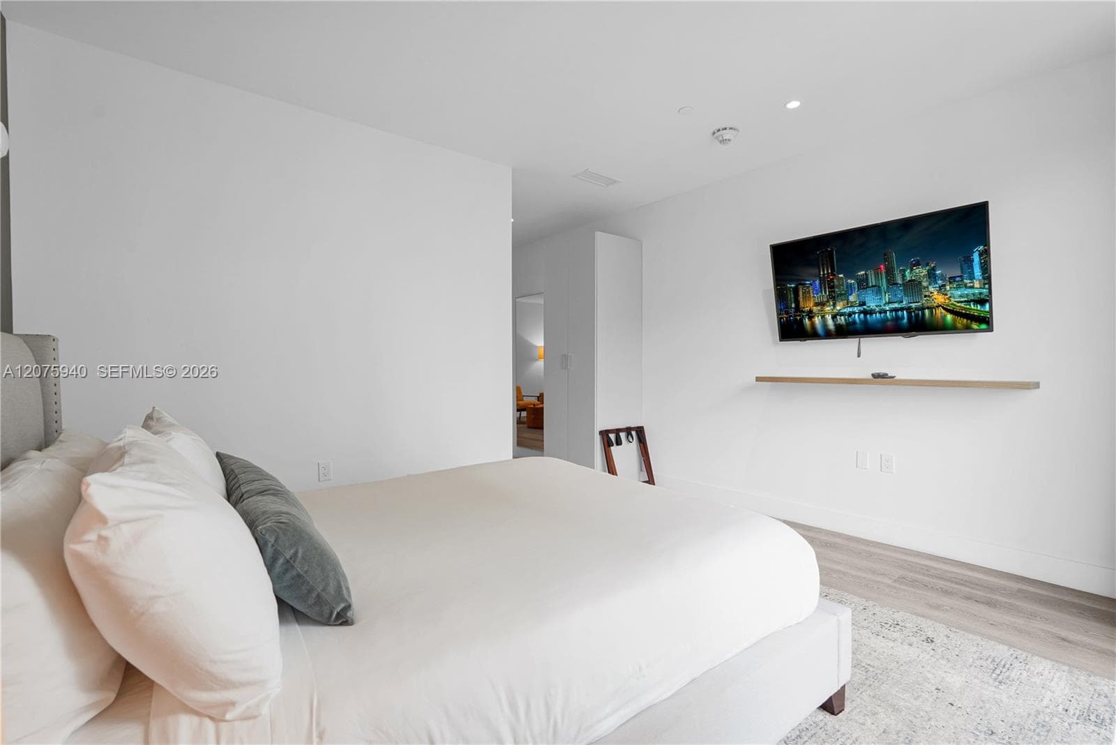 229 SW 9th St # 404, Miami, FL 33130 photo 5
