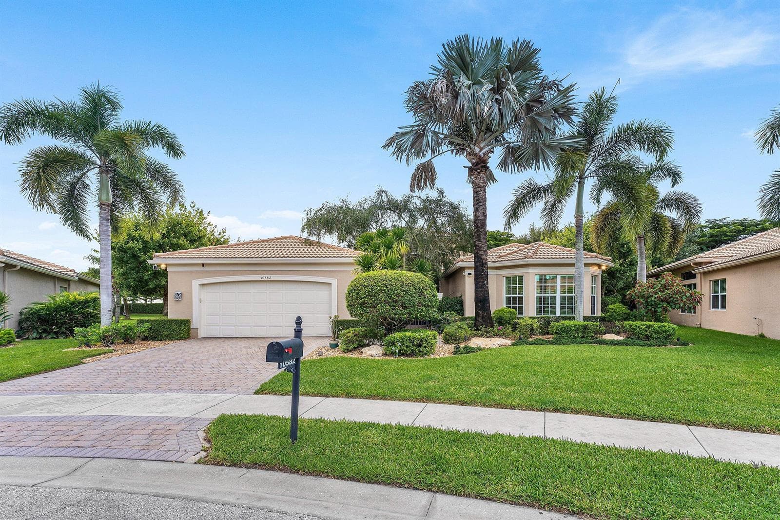 10582 Whitewind Circle, Boynton Beach, FL 33473 photo 2