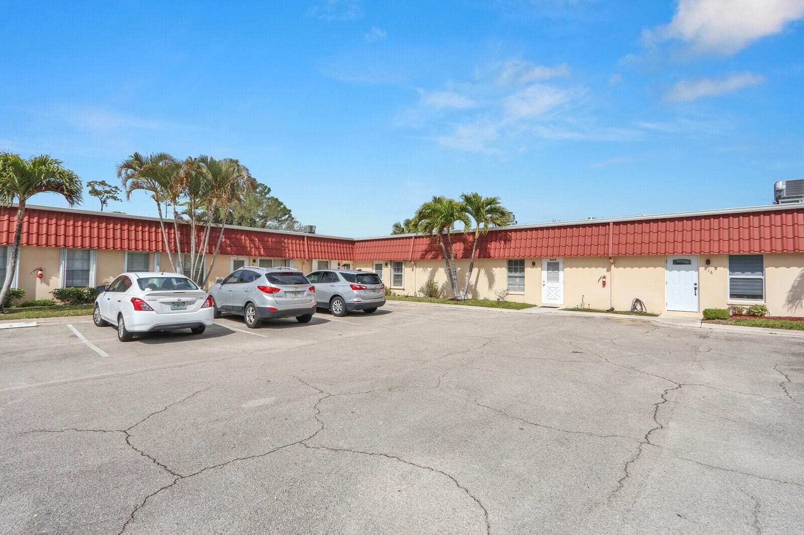 615 Laconia Circle, FL 33467 photo 2
