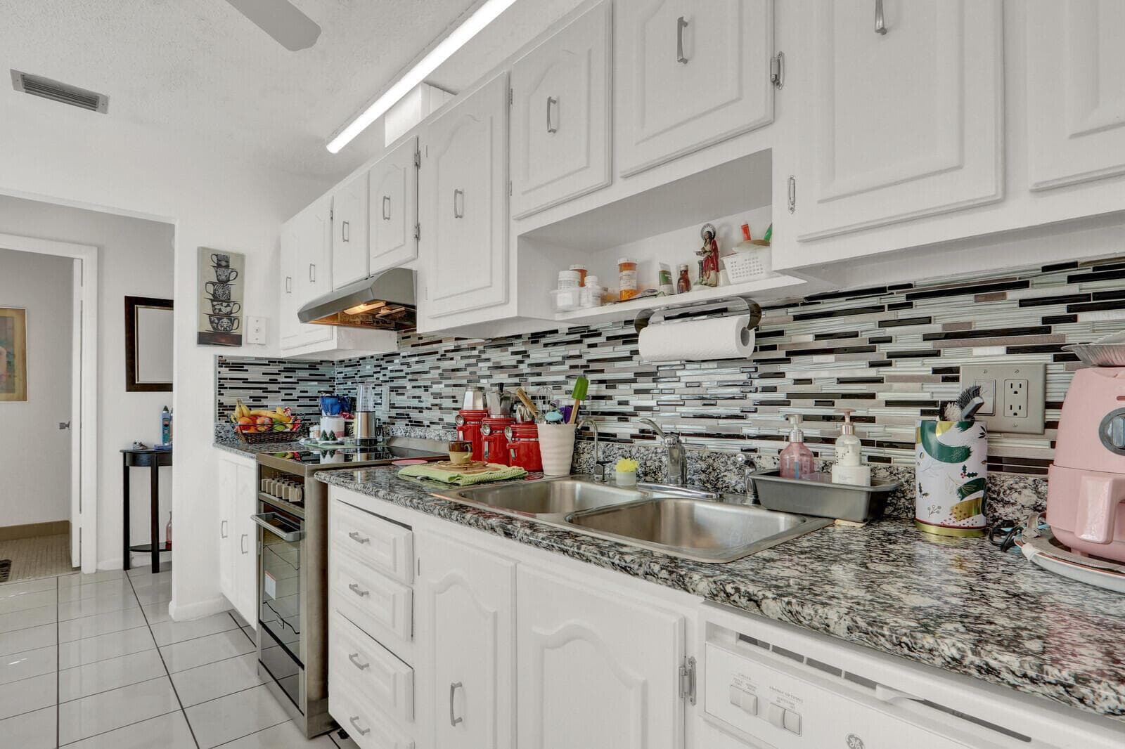 615 Laconia Circle, FL 33467 photo 4
