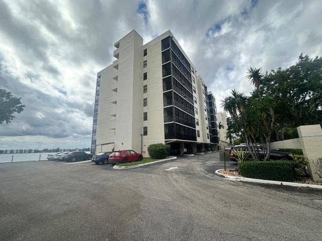 105 Lake Emerald Drive # 810, Oakland Park, FL 33309 photo 2