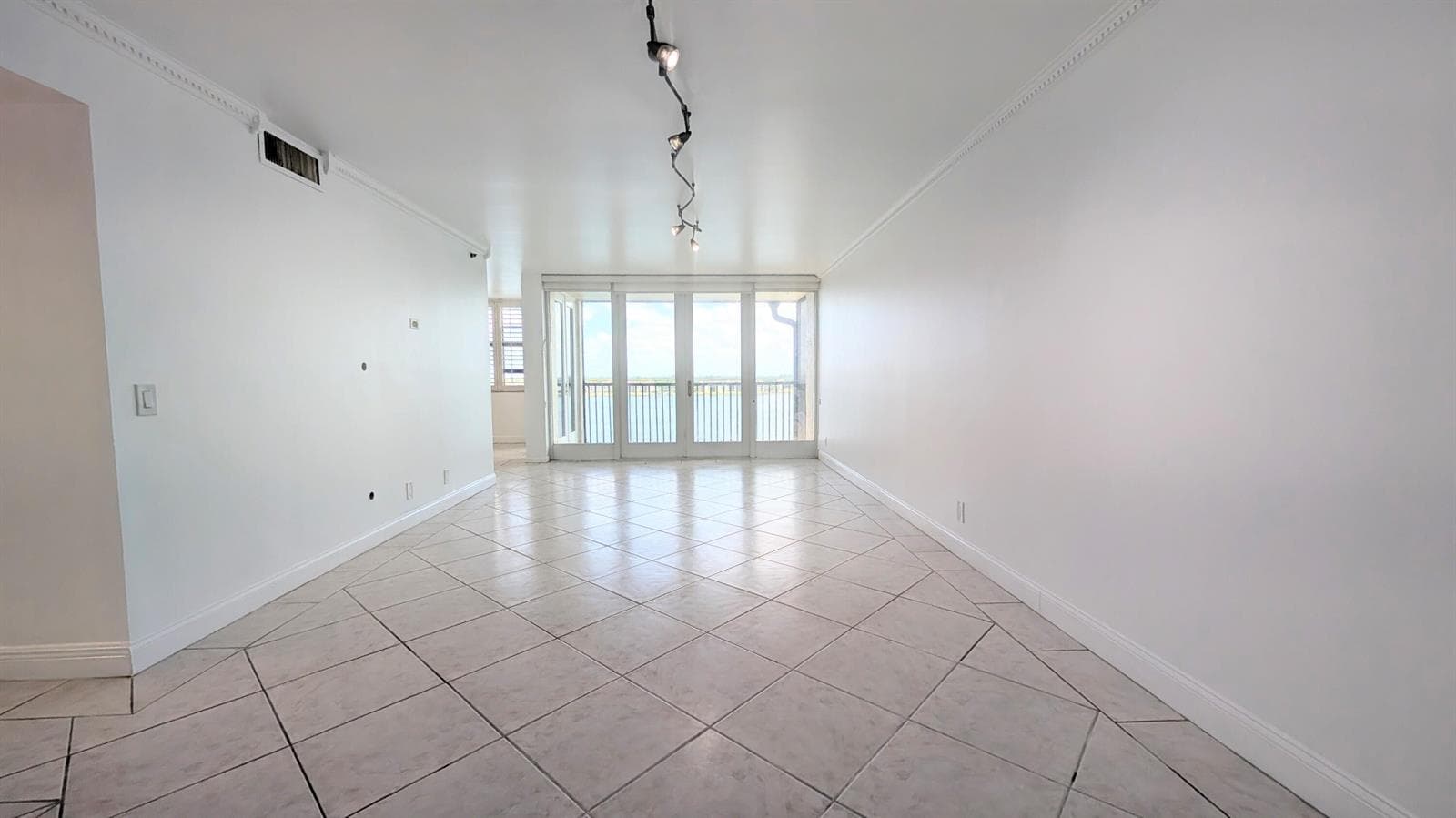 105 Lake Emerald Drive # 810, Oakland Park, FL 33309 photo 3