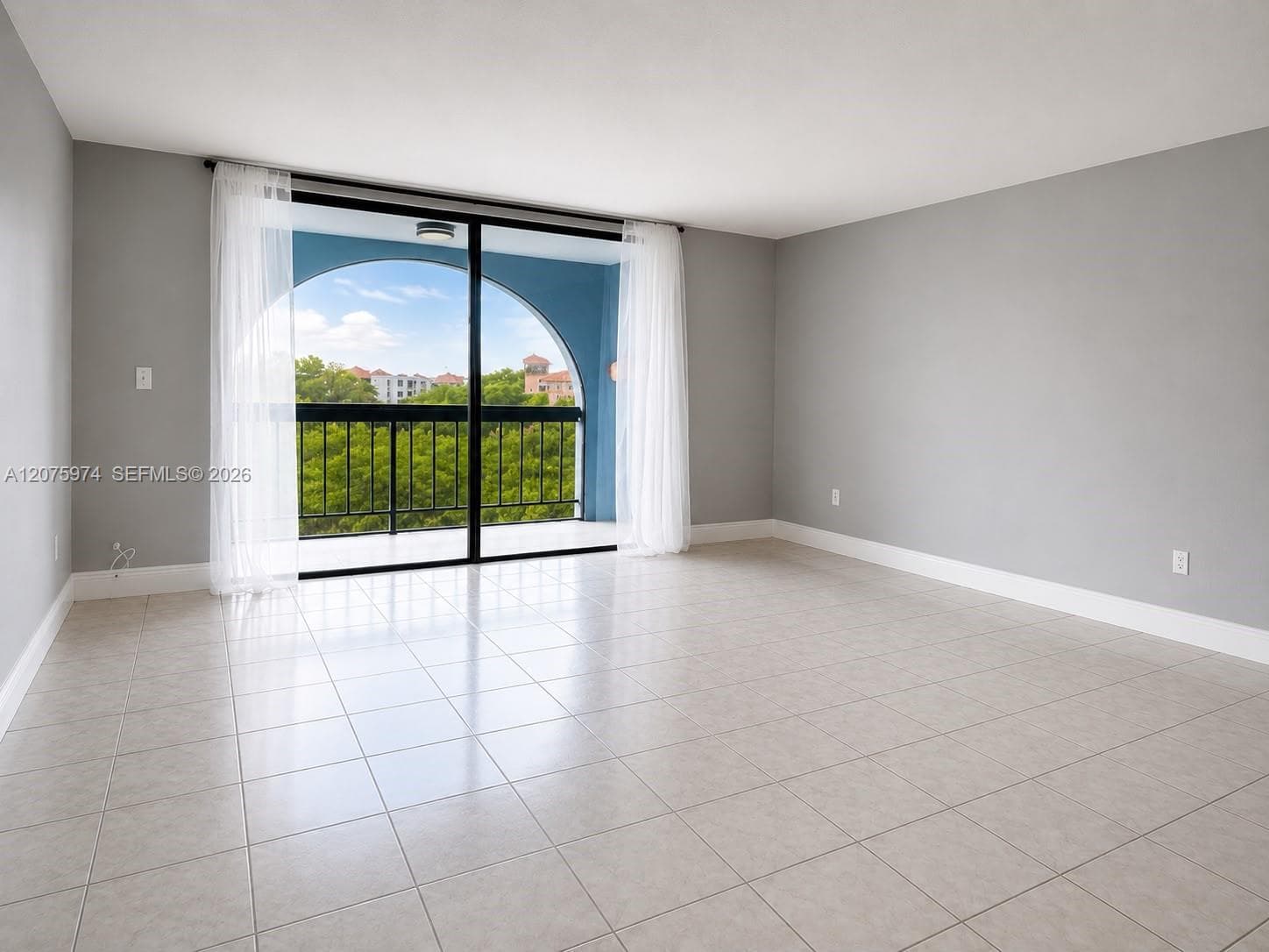 9440 Fontainebleau Blvd # 515, Miami, FL 33172 photo 2