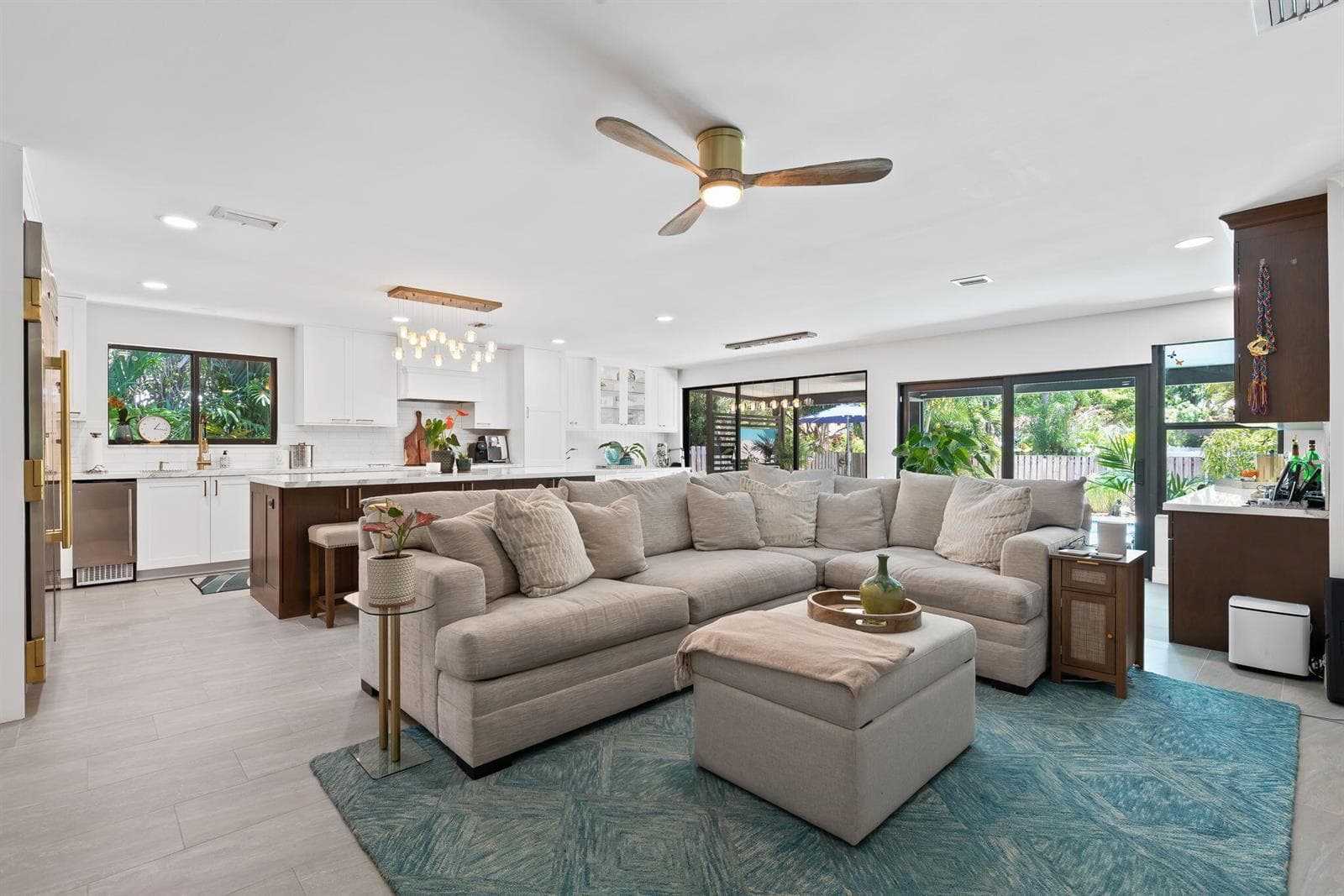 1230 TAYLOR Street, Hollywood, FL 33019 photo 5