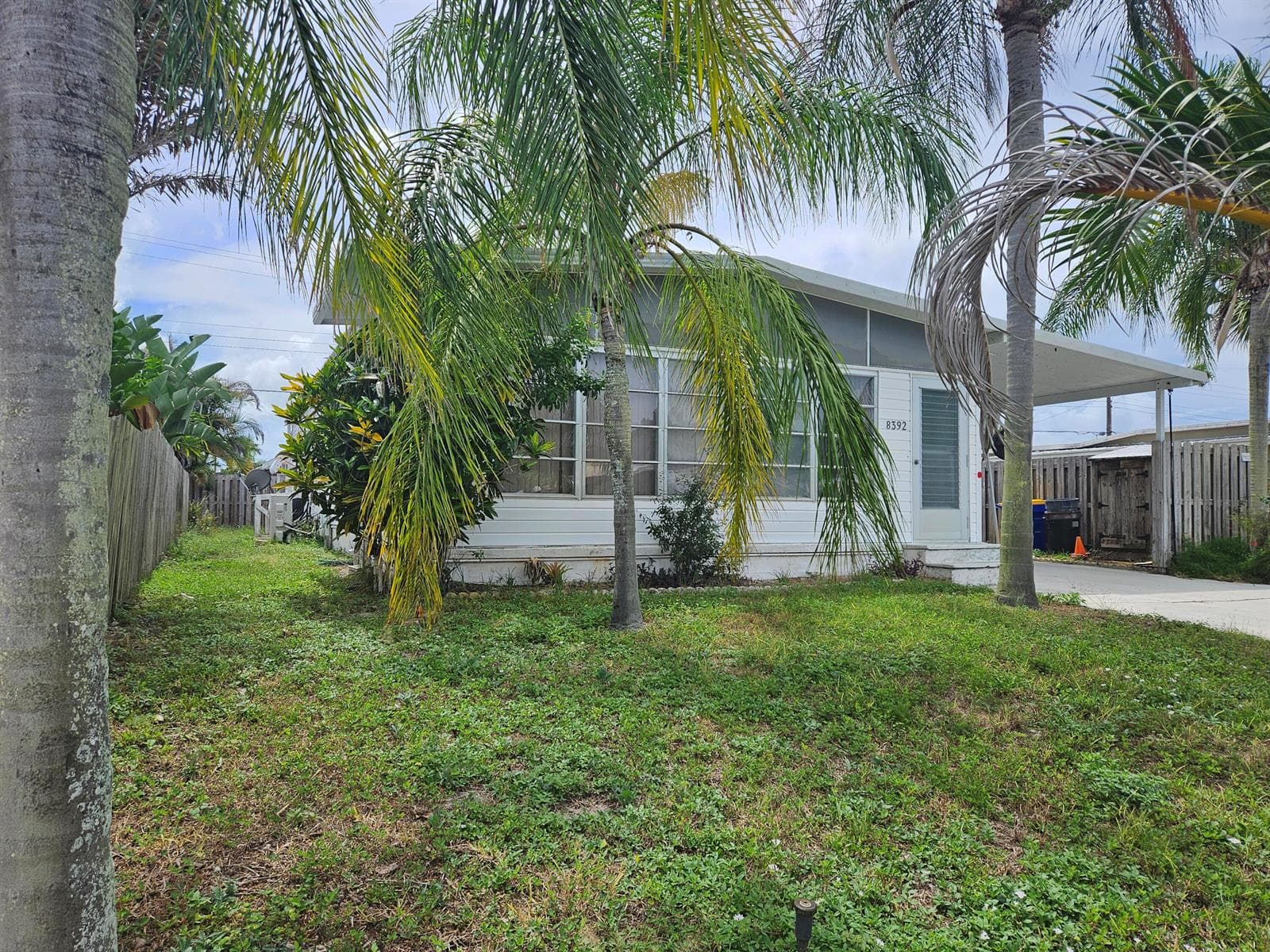 8392 SE Skylark Avenue, Hobe Sound, FL 33455 photo 2