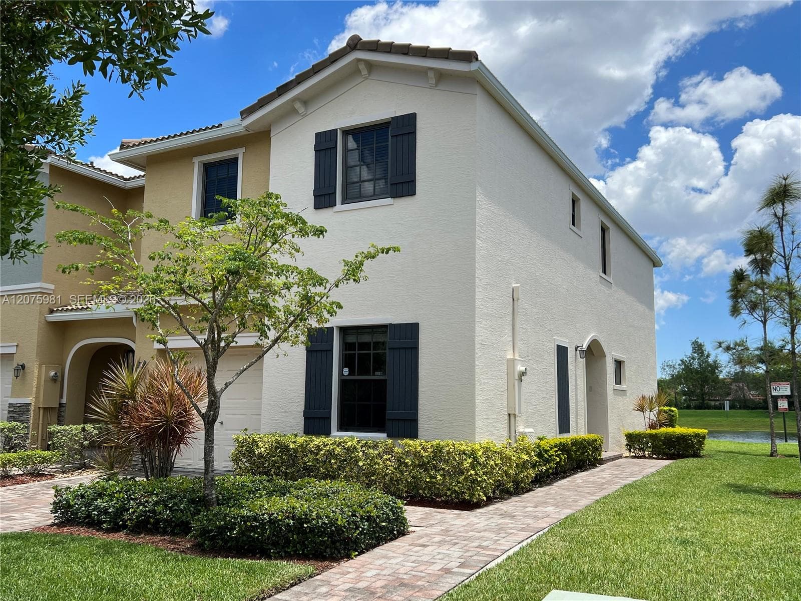465 NE 194th Ter # 465, Miami, FL 33179 photo 3