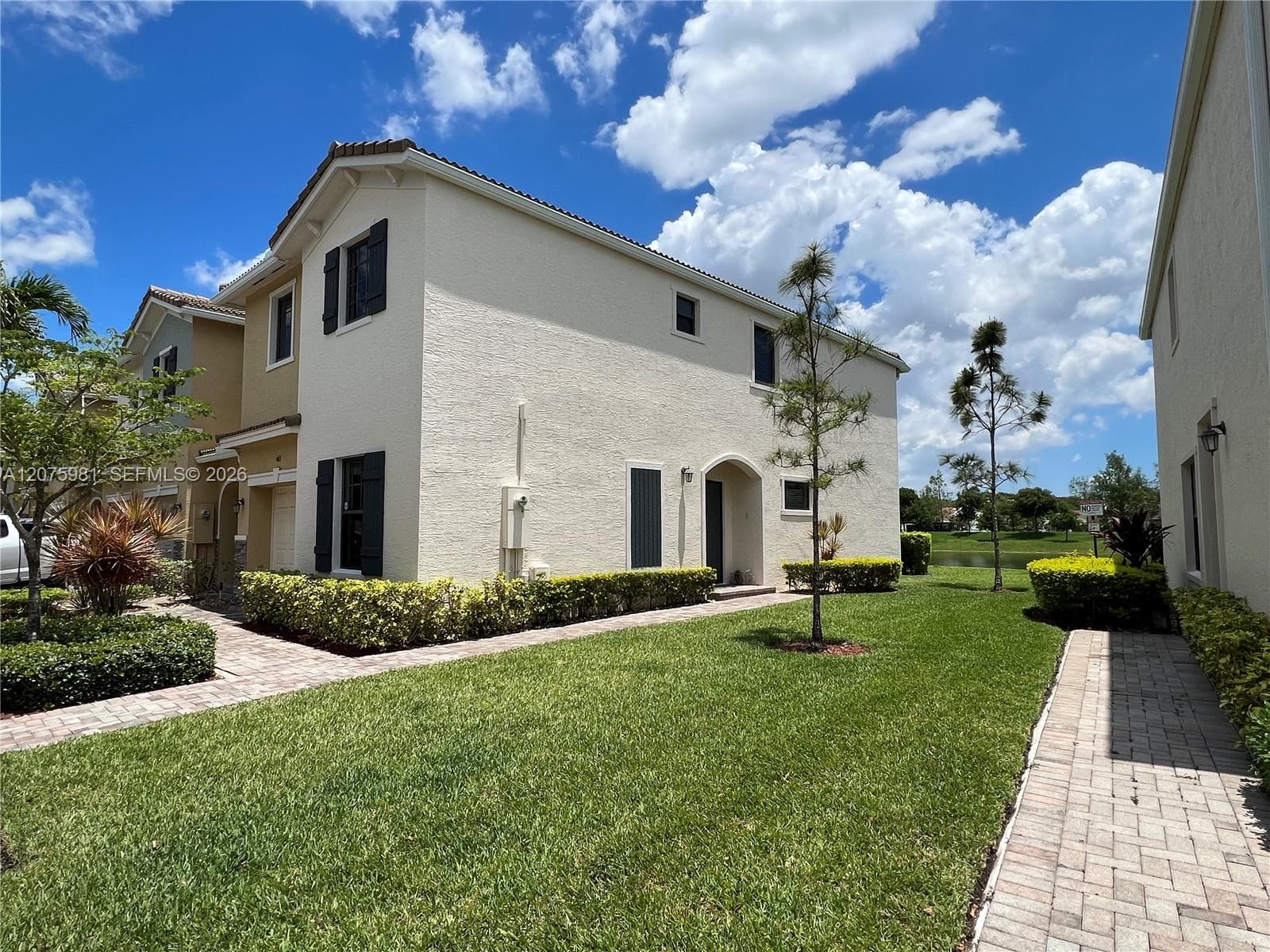 465 NE 194th Ter # 465, Miami, FL 33179 photo 4
