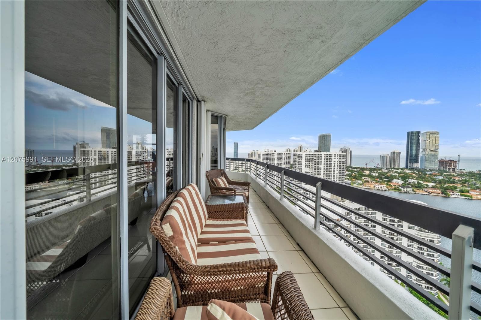 3530 Mystic Pointe Dr # 3210, Aventura, FL 33180 photo 5