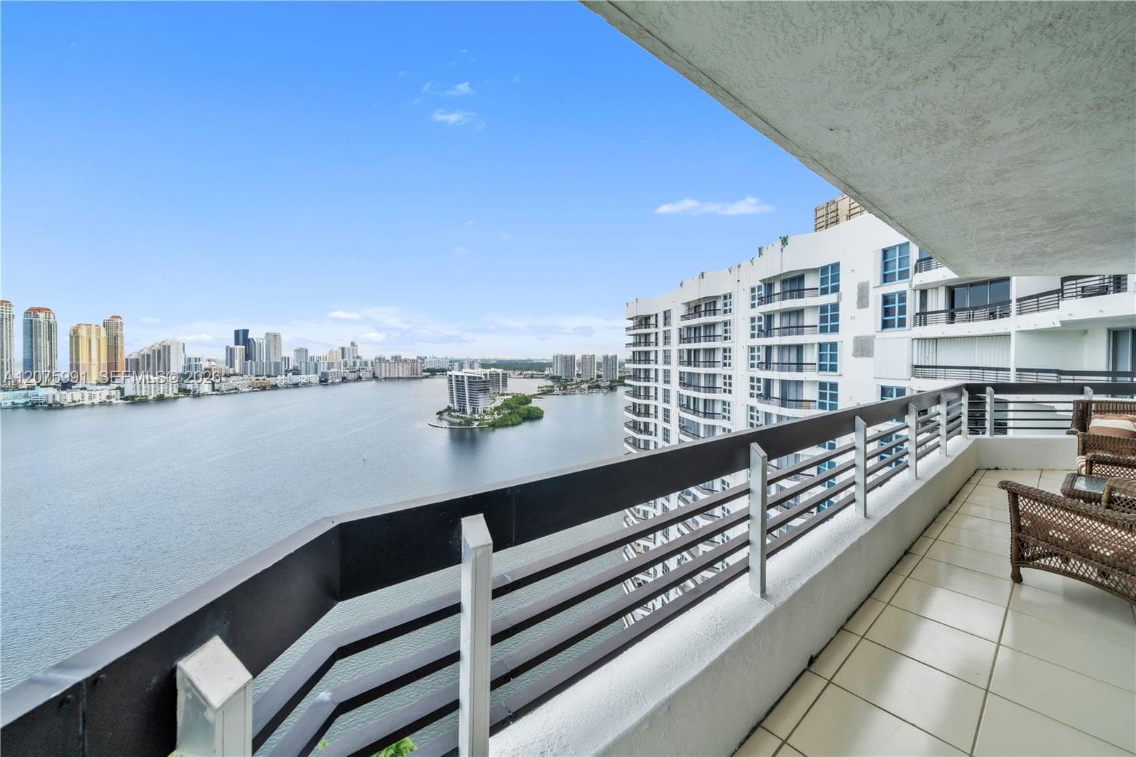 3530 Mystic Pointe Dr # 3210, Aventura, FL 33180 photo 4