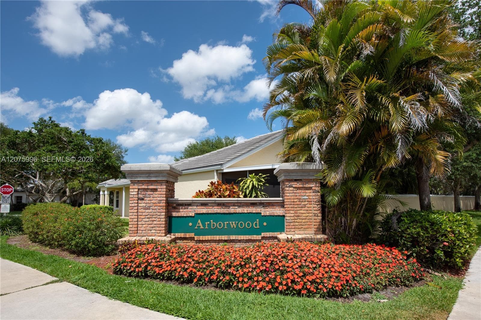 9317 Arborwood Cir, Davie, FL 33328 photo 2