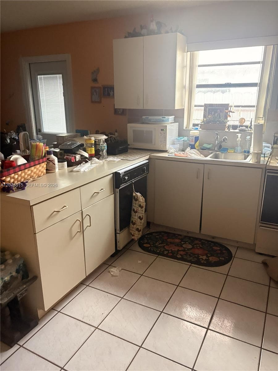 12820 NW 104th Ave, Hialeah Gardens, FL 33018 photo 3