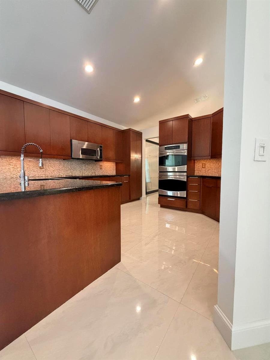 5705 NW 100th Terrace, Coral Springs, FL 33076 photo 4