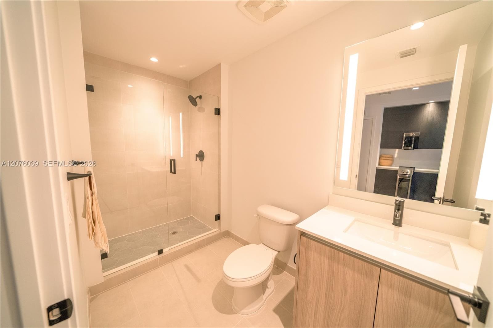 176 NW 25th St # 449, Miami, FL 33127 photo 4