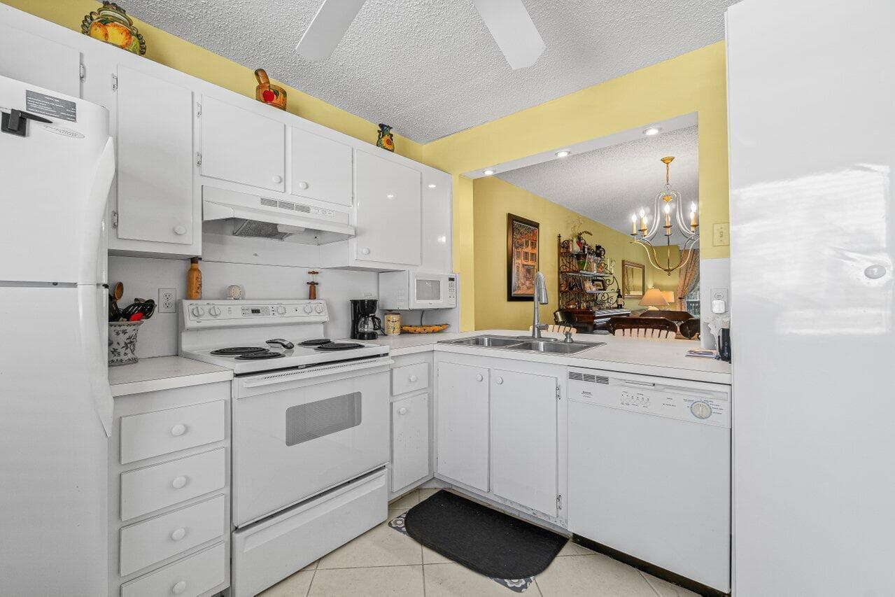 911 Gardenia Drive # 249, Delray Beach, FL 33483 photo 4