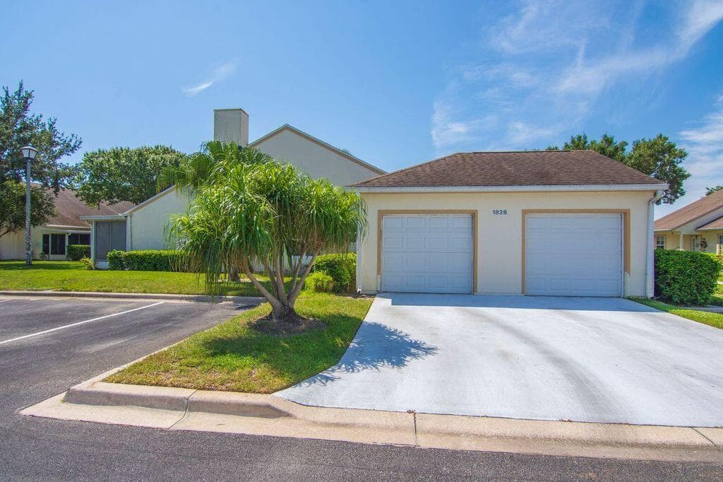 1828 AYNSLEY Way # 1, Vero Beach, FL 32966 photo 2