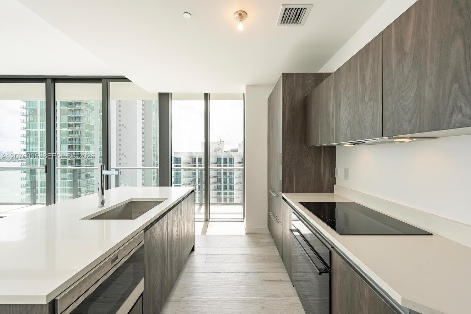 480 NE 31st St # 2101, Miami, FL 33137 photo 2