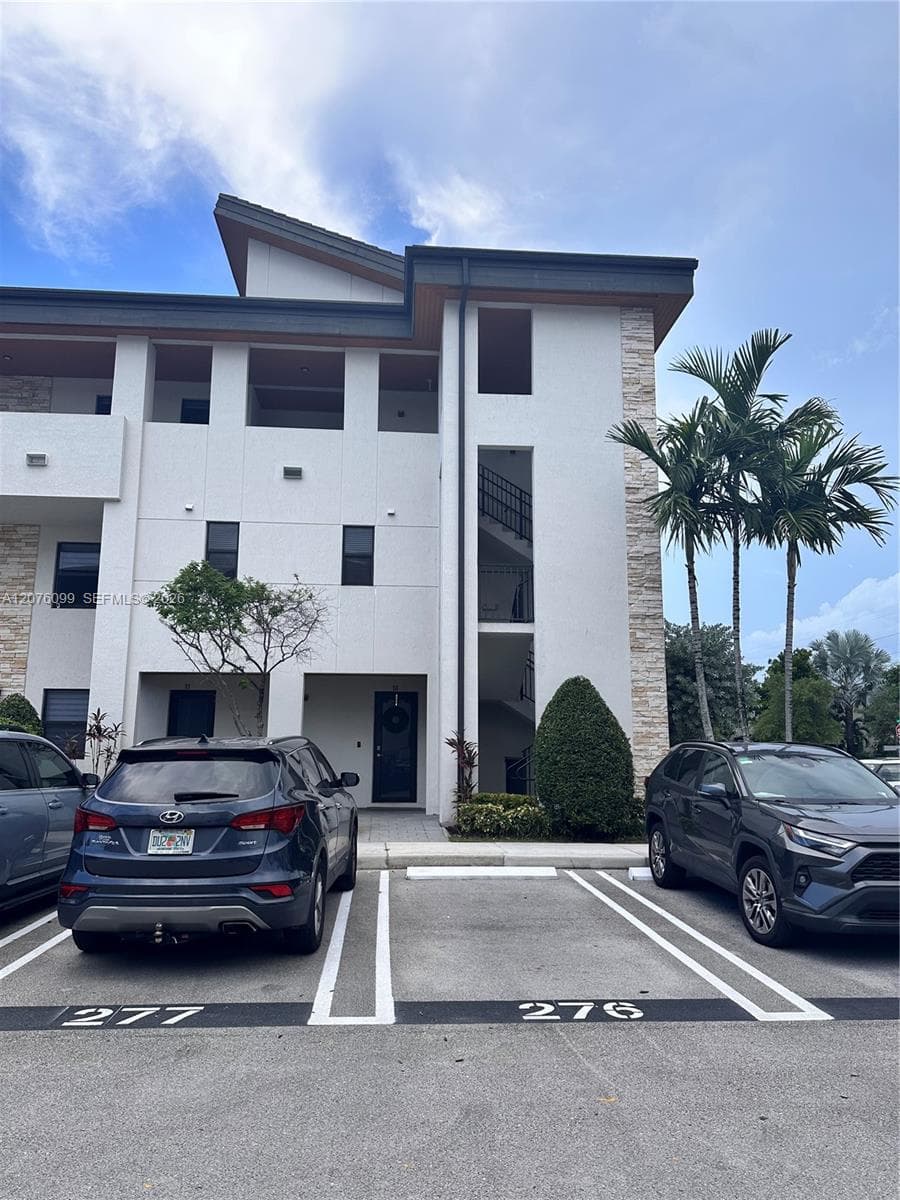 10437 NW 82nd St # 35, Doral, FL 33178 photo 2
