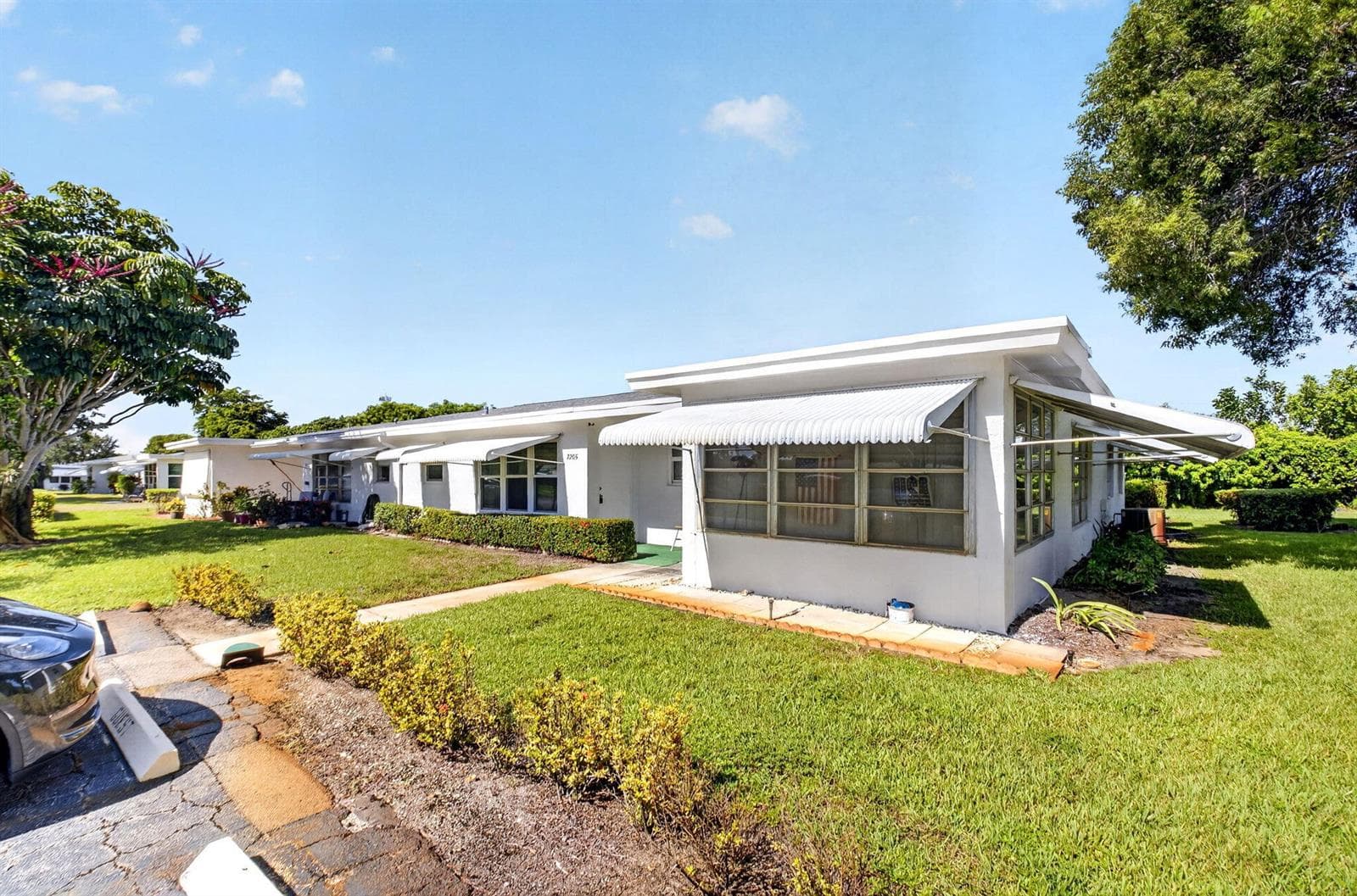 7205 W OAKRIDGE Circle, Lake Worth, FL 33462 photo 2