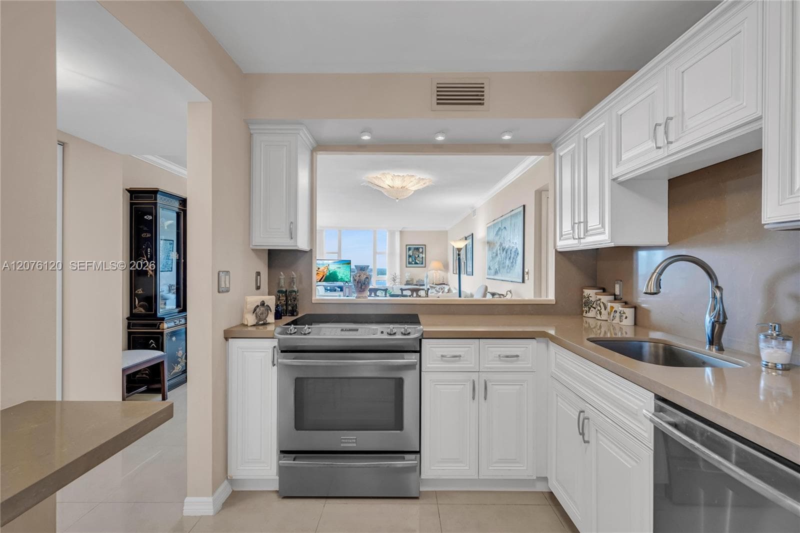 20335 W Country Club Dr # 2409, Aventura, FL 33180 photo 4
