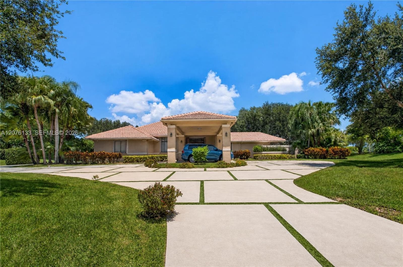 2725 Hunter Rd, Weston, FL 33331