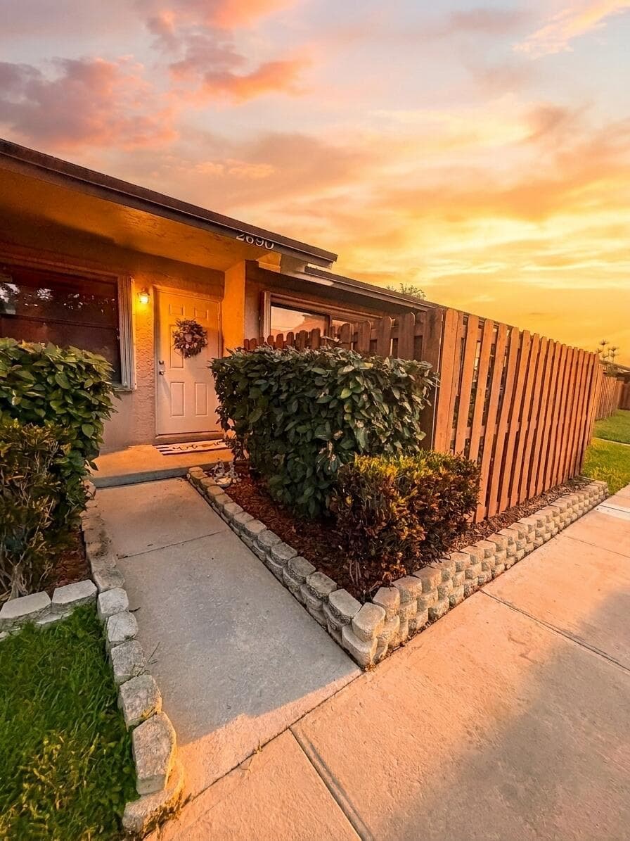 2690 N Nob Hill Road, Sunrise, FL 33322