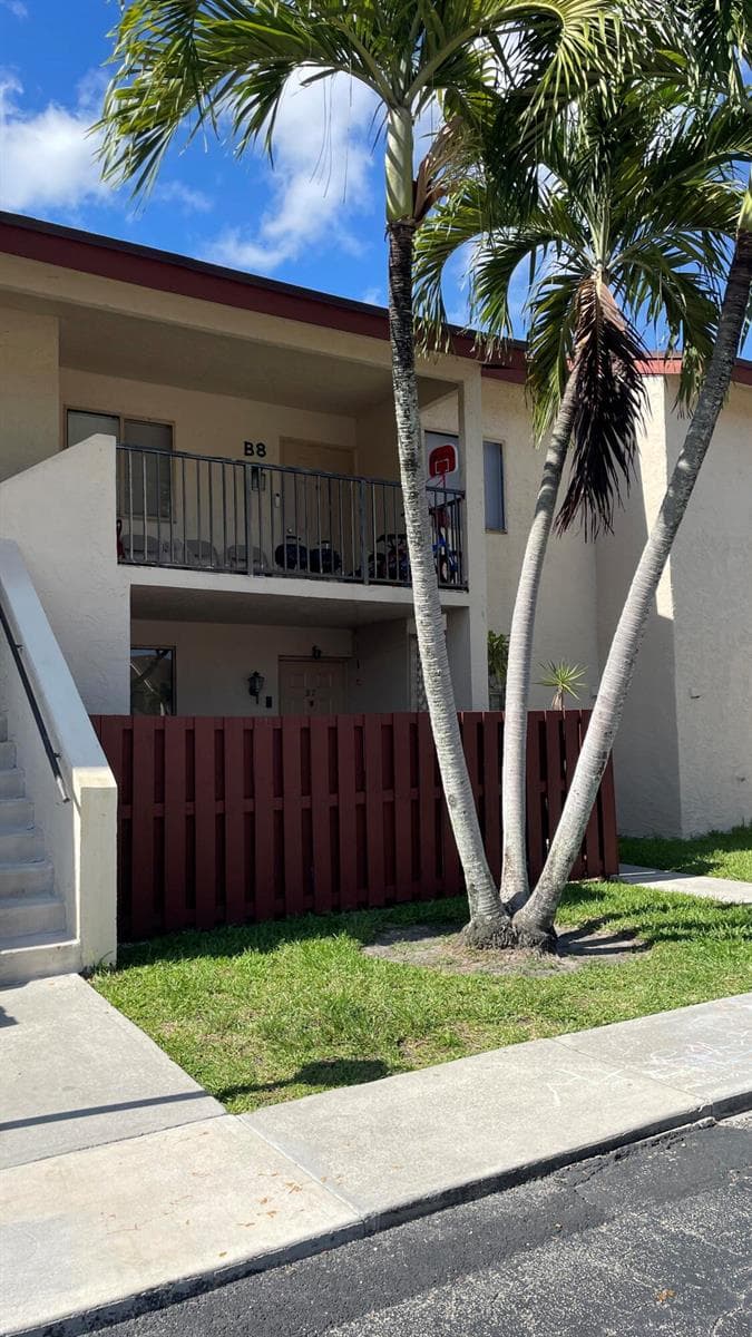 7911 SOUTHGATE Boulevard # B2, North Lauderdale, FL 33068