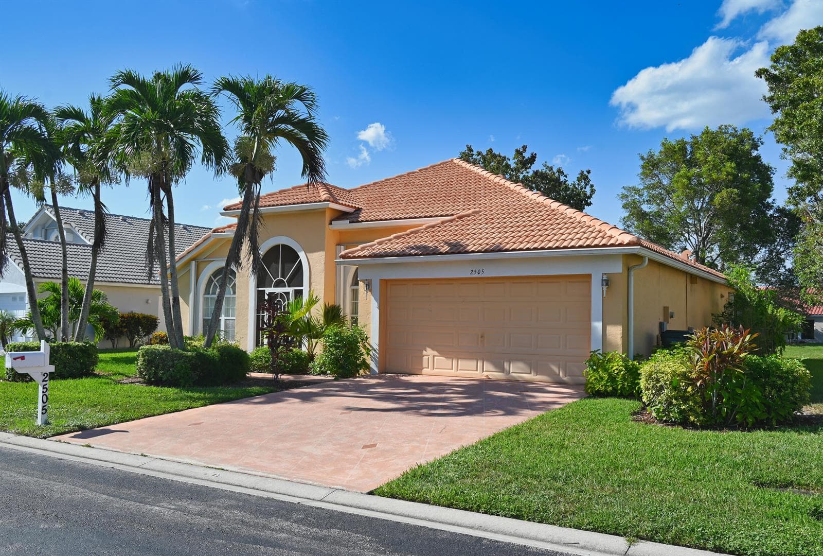 2505 EGRET LAKE Drive, FL 33413 photo 4