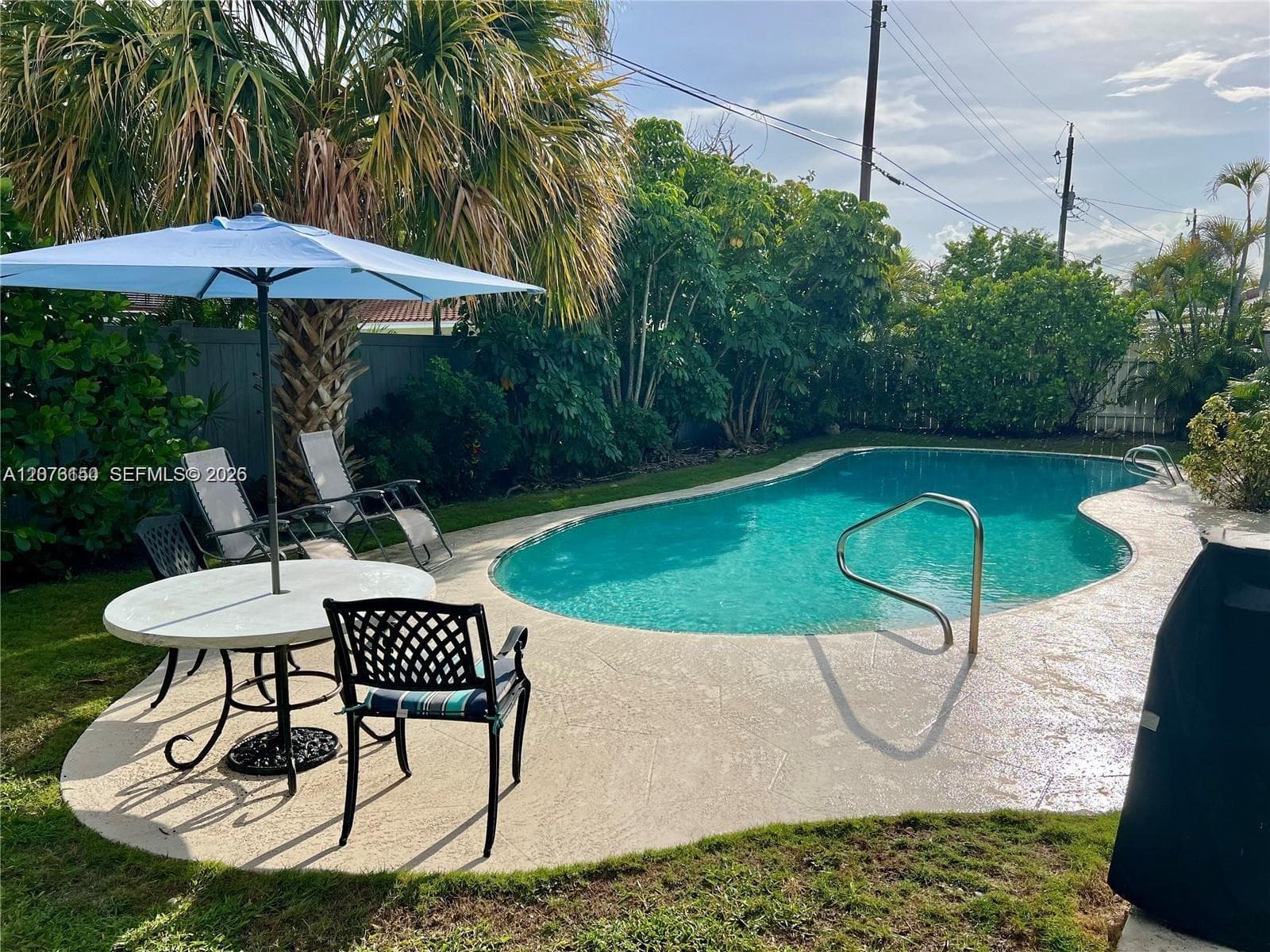 1241 Manor Dr, Singer Island, FL 33404 photo 2