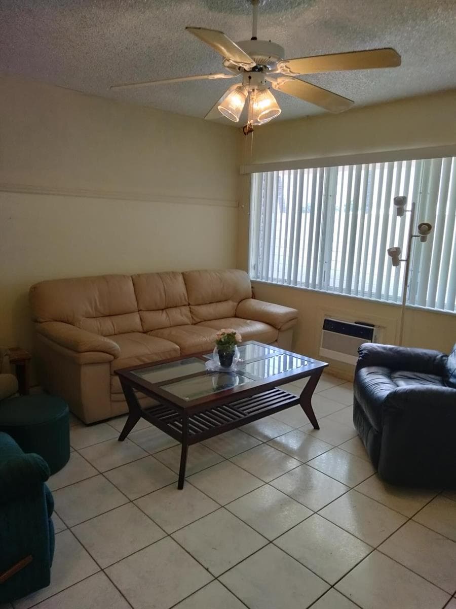 815 SW 10th Terrace # 17V, Hallandale Beach, FL 33009 photo 4