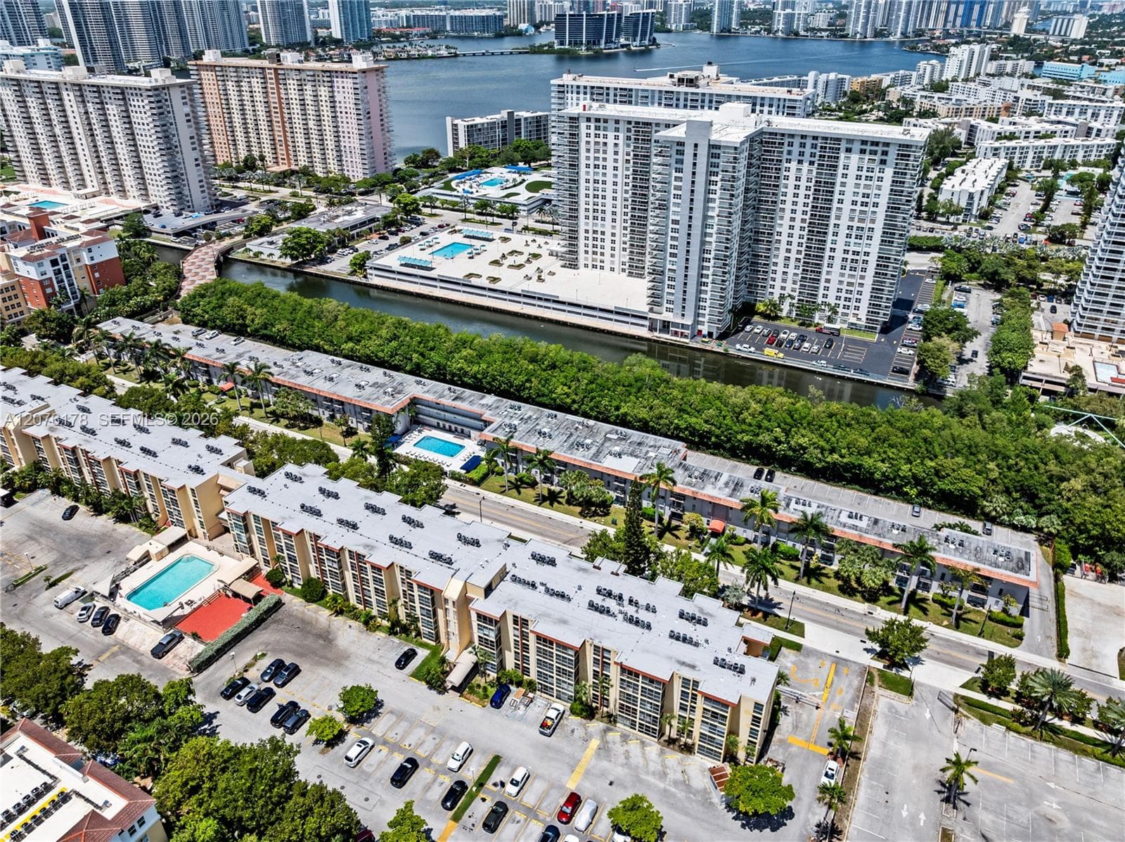 251 172nd St # 321, Sunny Isles Beach, FL 33160 photo 5