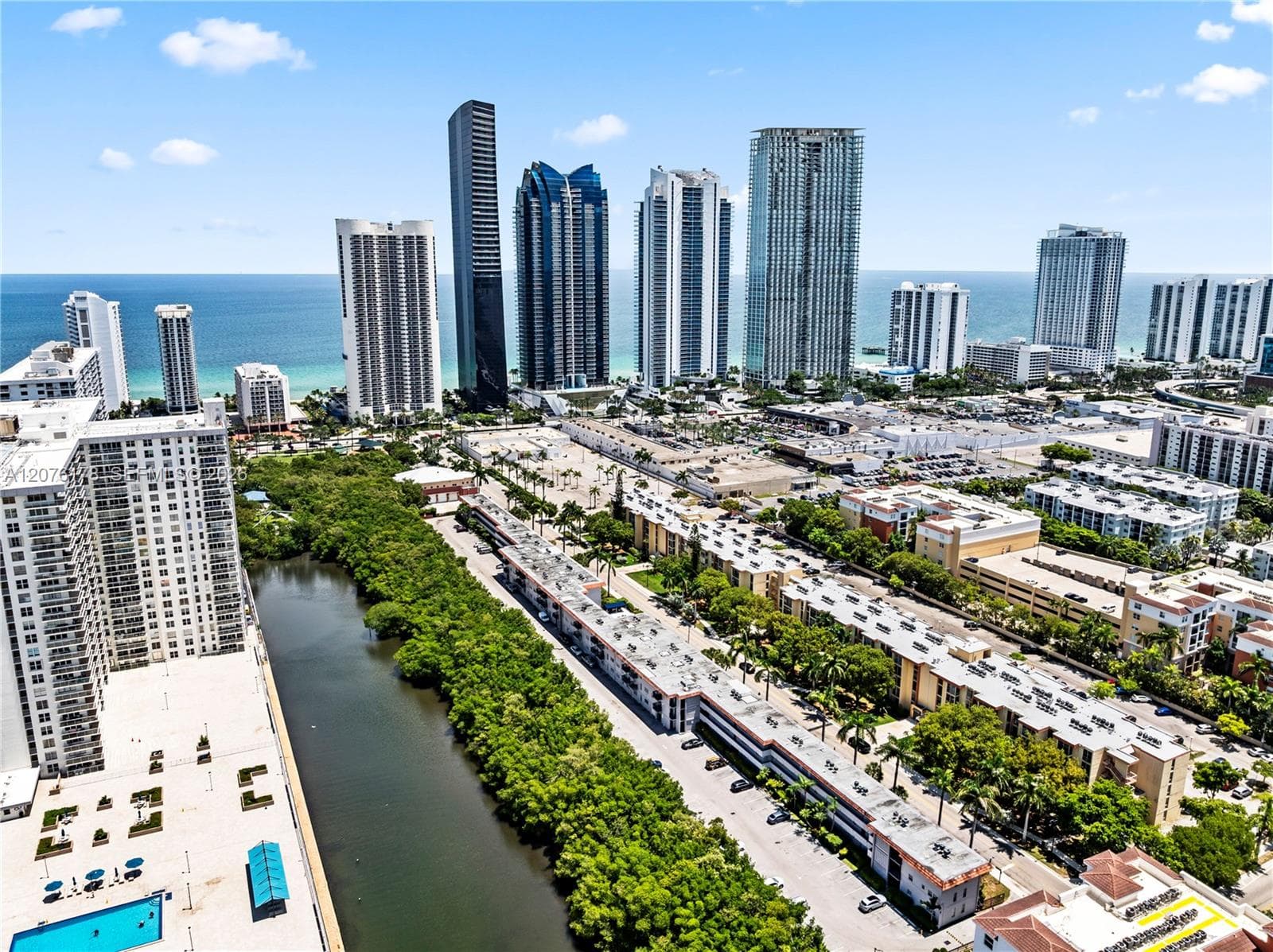 251 172nd St # 321, Sunny Isles Beach, FL 33160 photo 4