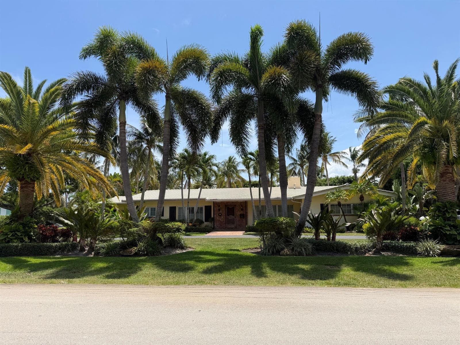 300 NW GROVE Street, Delray Beach, FL 33444
