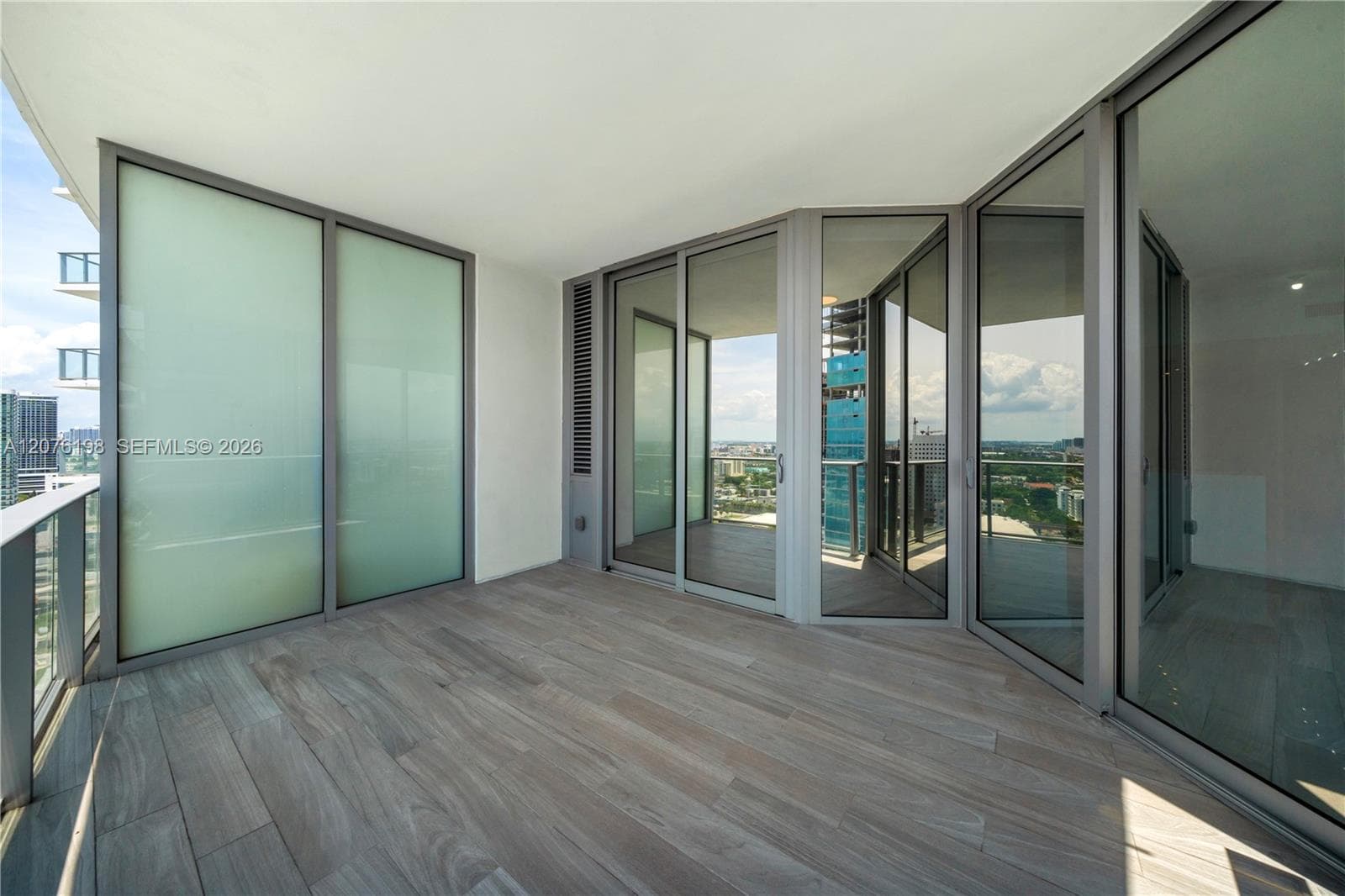 851 NE 1st AVE # 2106, Miami, FL 33132 photo 3