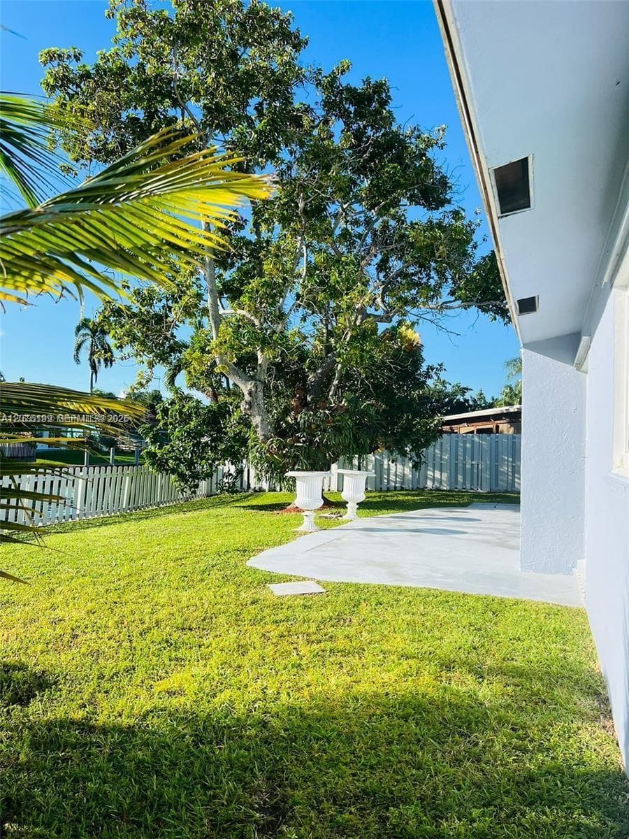 1980 NW 33rd Ct, Oakland Park, FL 33309 photo 5