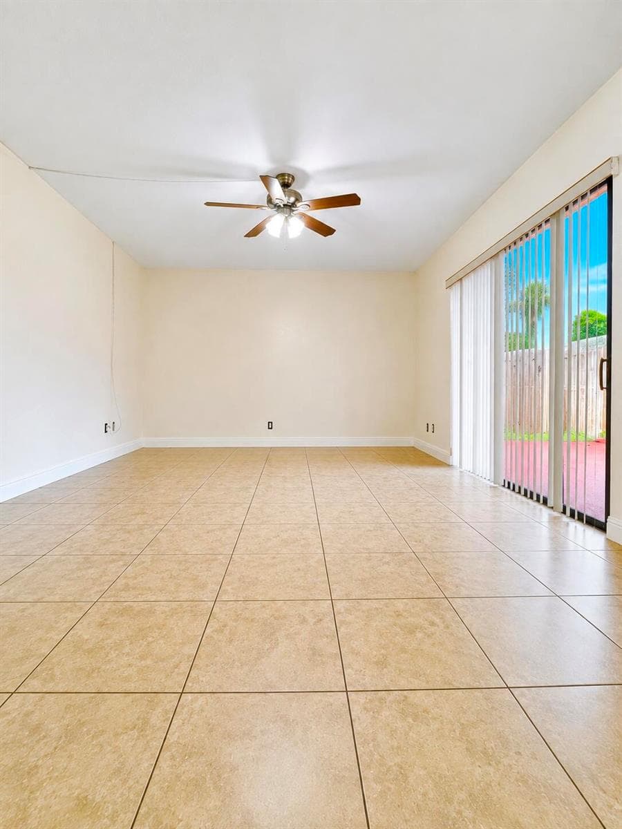 256 Lake Arbor Drive, Palm Springs, FL 33461 photo 4